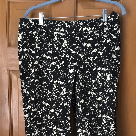 Skinny printed capris black and white - Picture 2 of 4